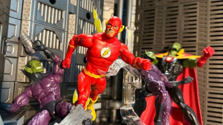 Mattel DC Comics Core Collection – The Flash Races Into Action