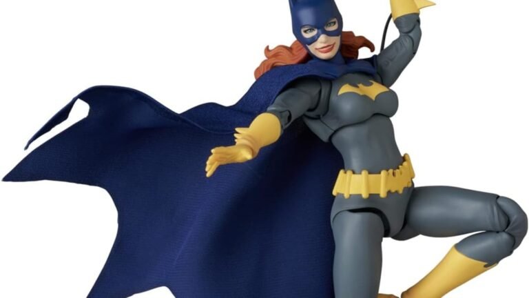 DC Comics Batgirl (Recollection Ver.) MAFEX Figure Revealed
