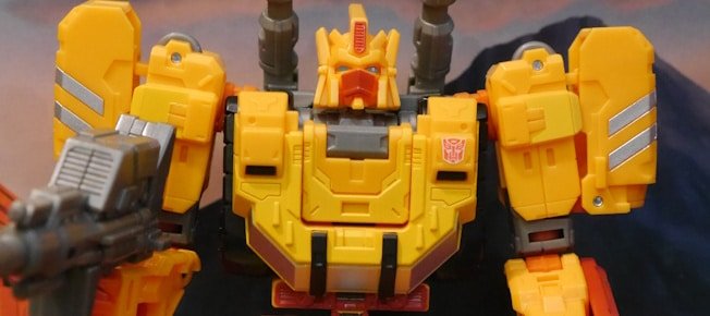 Transformers: Age of the Primes Sentinel Prime unboxing. Great bot mode. Vehicle mode, not so much.